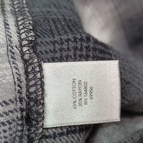 (L39) Black White Notched V Neck Flannel Tunic Medium - Picture 4 of 4